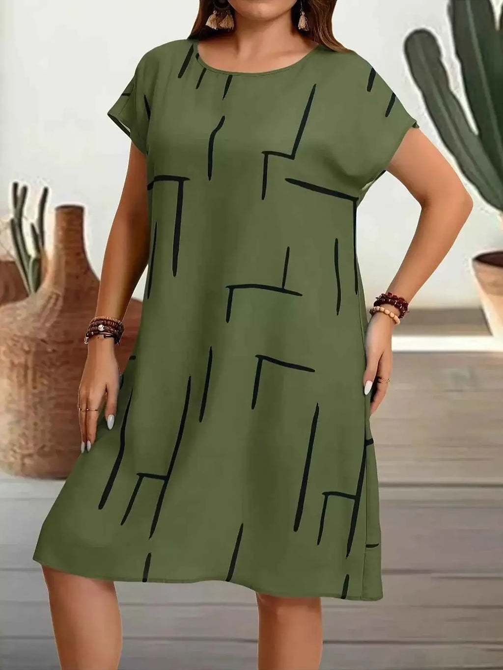 Plus Size Short Sleeve Dress with Round Neck Design - Nico`s Store