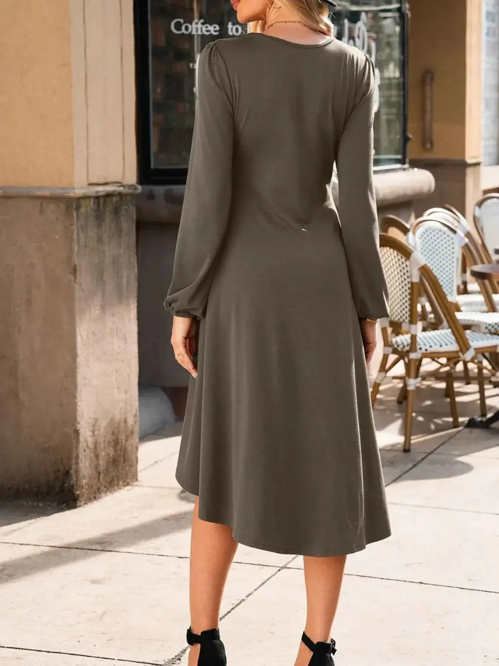 Solid Color Midi Dress with Ruched Detail and Long Sleeves for Effortless Style - Nico`s Store