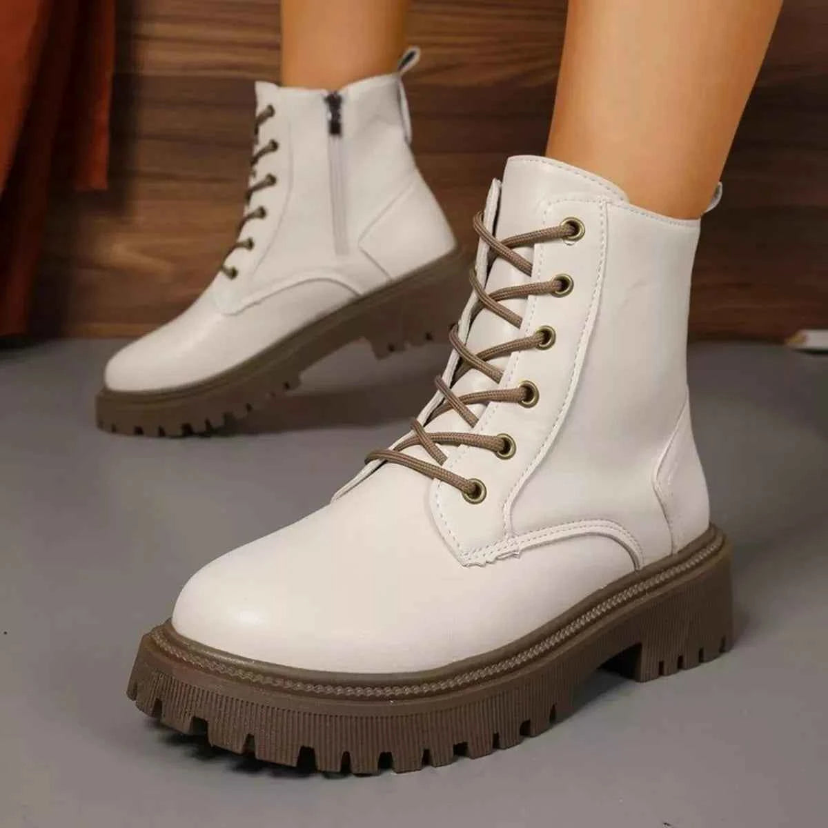 Lace Up Round Toe Boots for Stylish Comfort and Durability