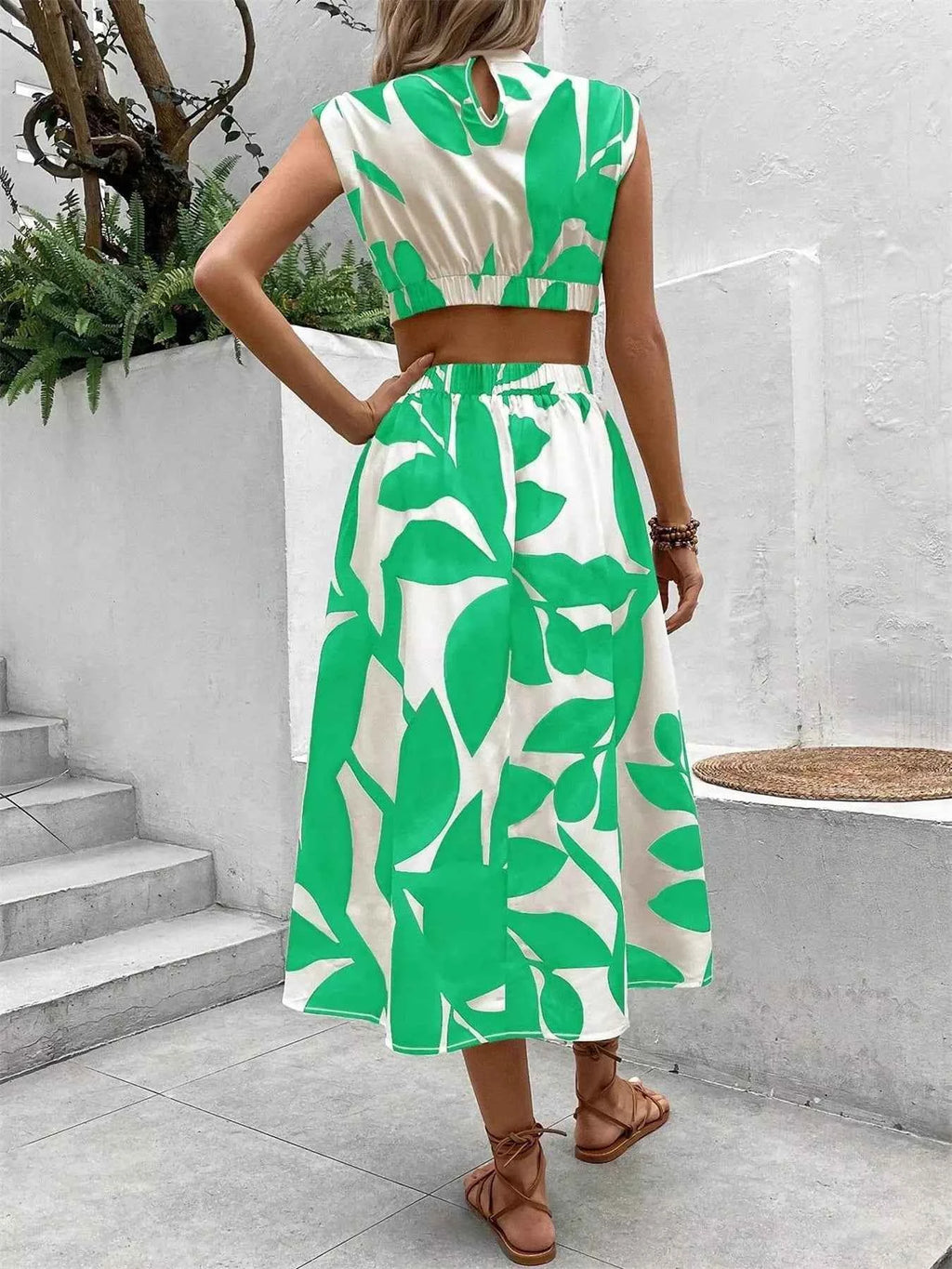 Cutout Sleeveless Dress for Effortless Style and Elegance