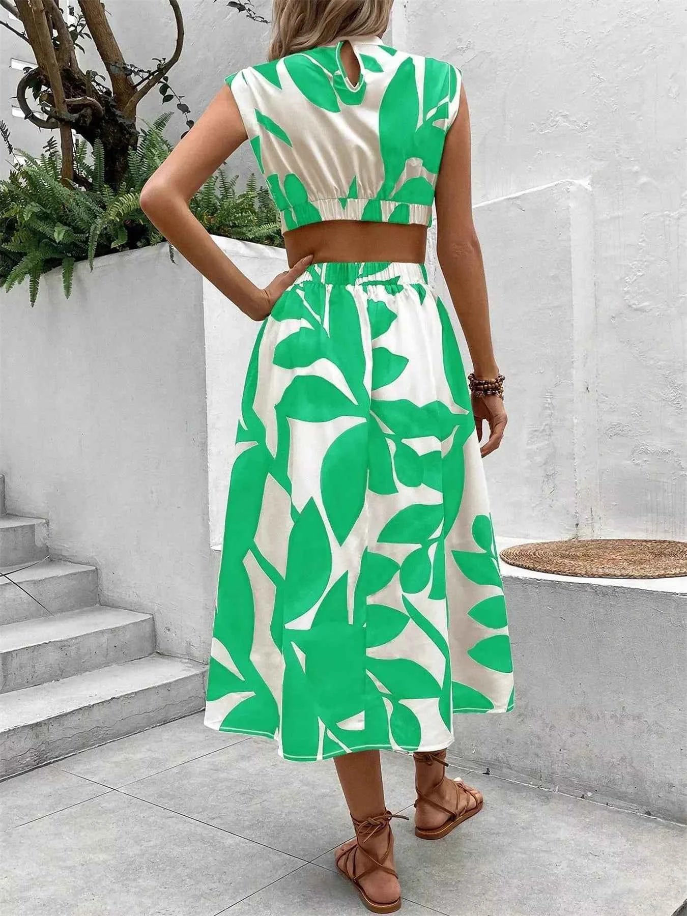 Cutout Sleeveless Dress for Effortless Style and Elegance