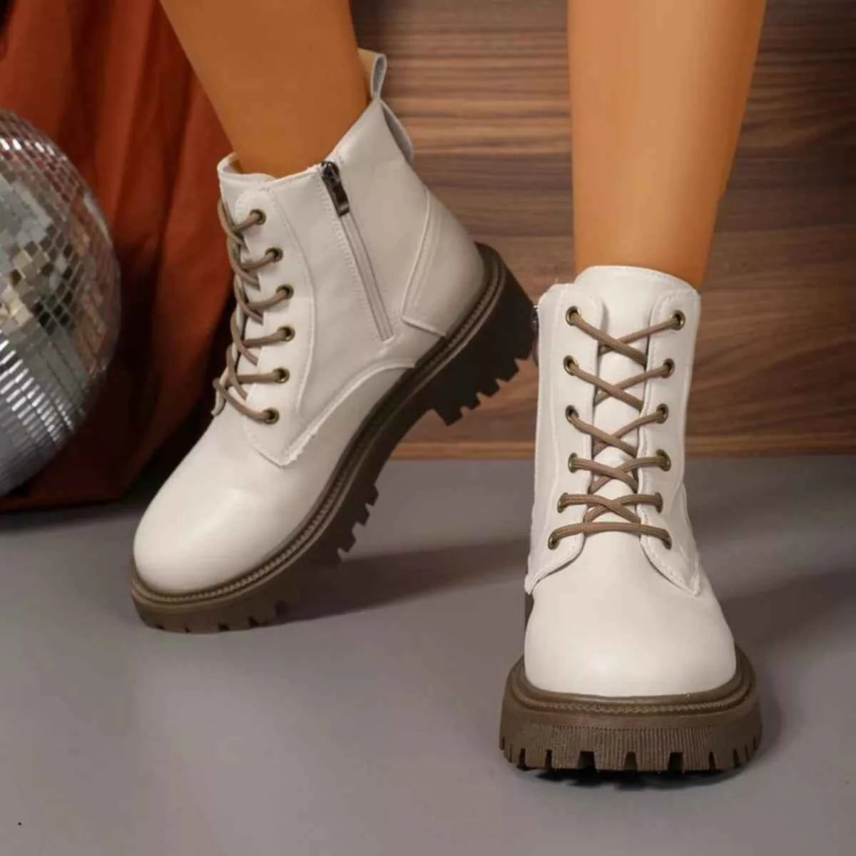 Lace Up Round Toe Boots for Stylish Comfort and Durability