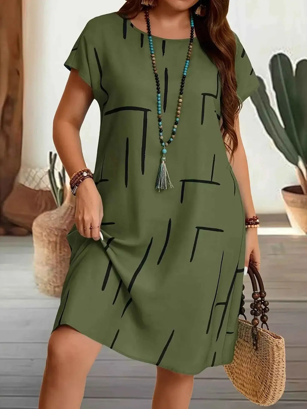 Plus Size Short Sleeve Dress with Round Neck Design - Nico`s Store