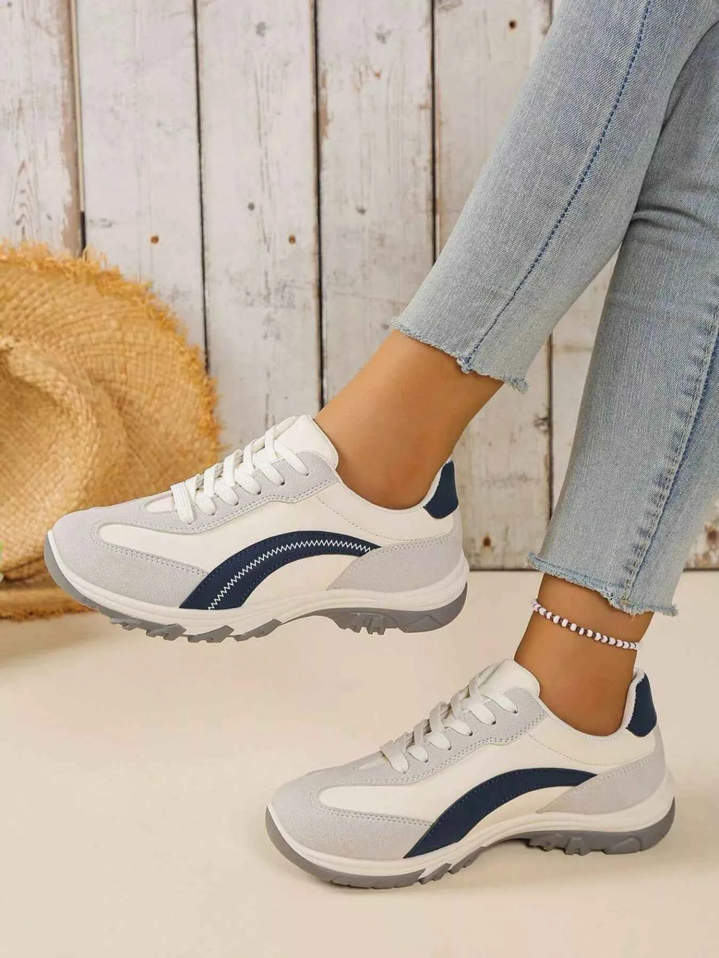 Contrast Lace Up Athletic Shoes for Ultimate Performance and Style