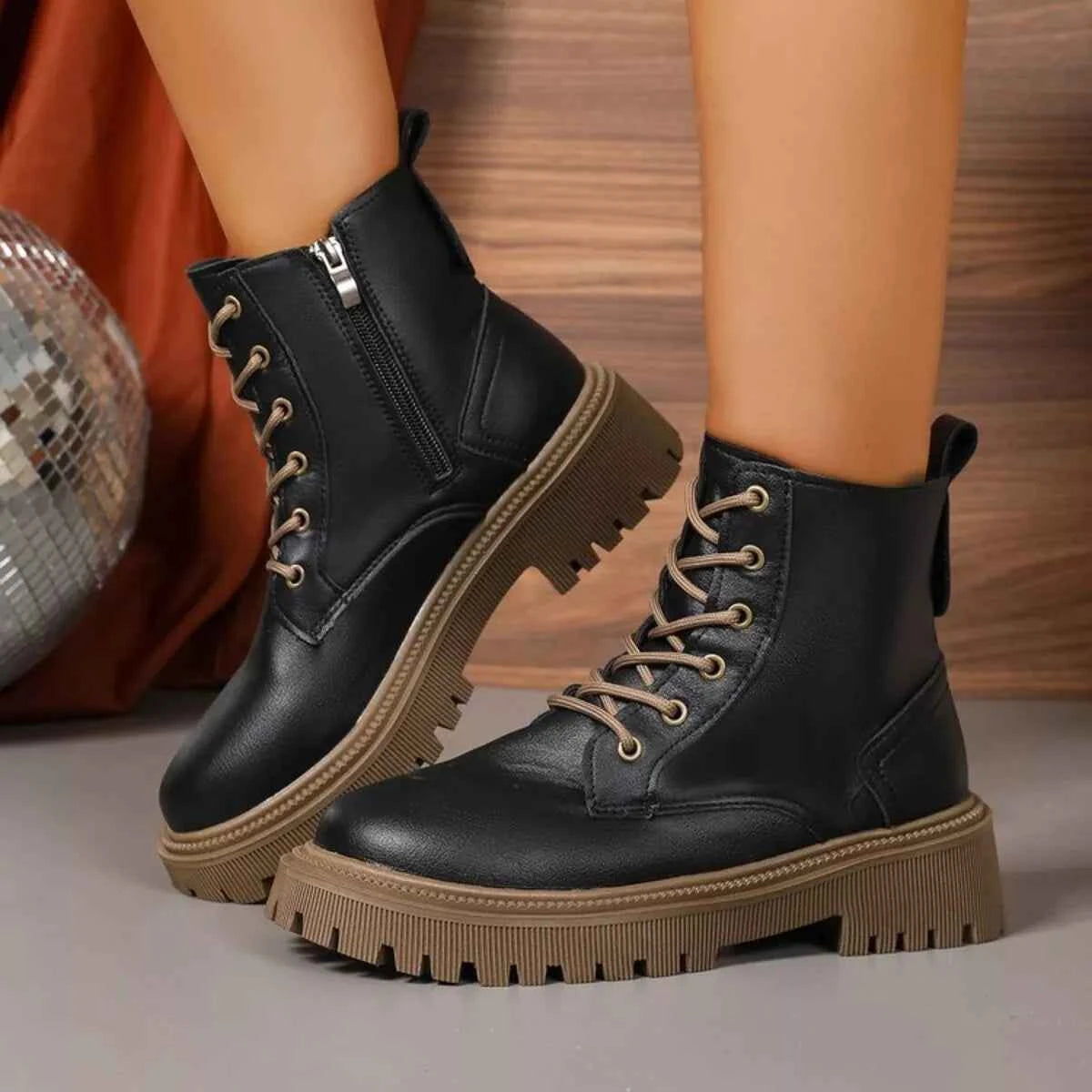 Lace Up Round Toe Boots for Stylish Comfort and Durability