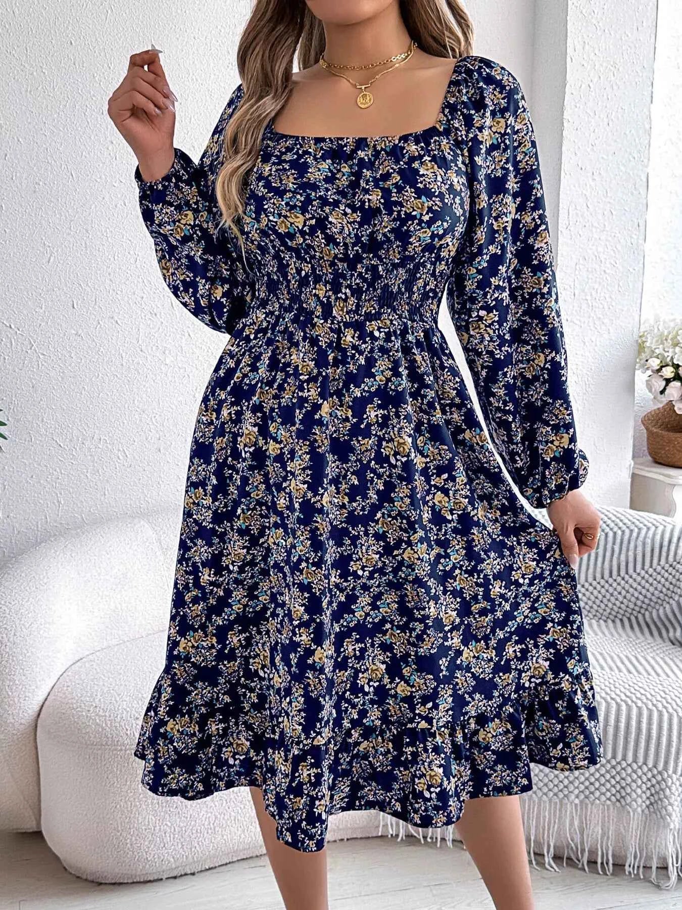 Floral Print Midi Dress with Long Sleeves and Square Neck