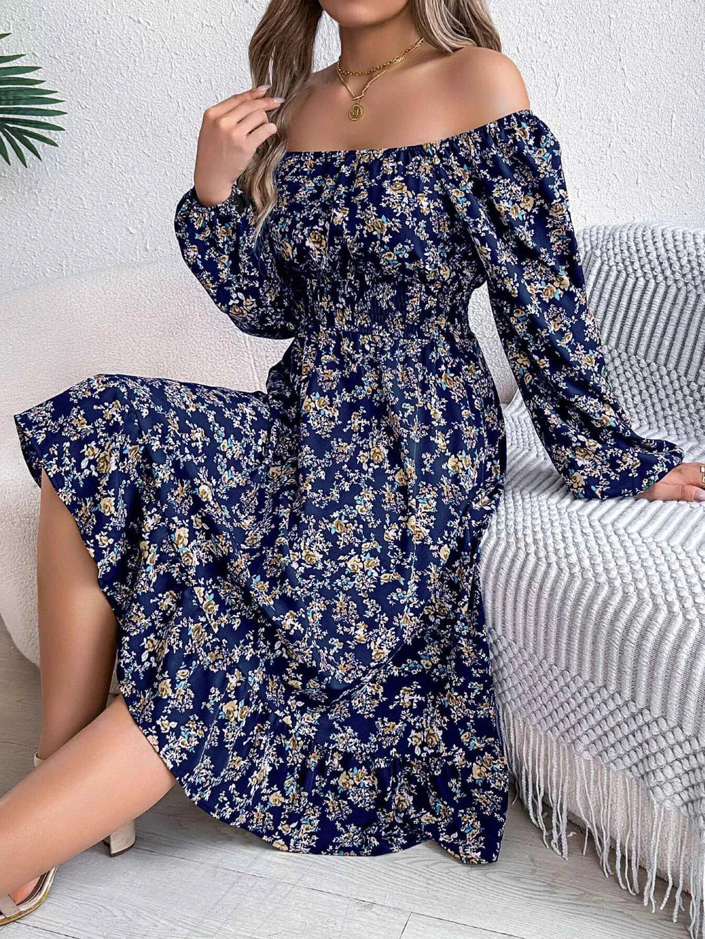 Floral Print Midi Dress with Long Sleeves and Square Neck