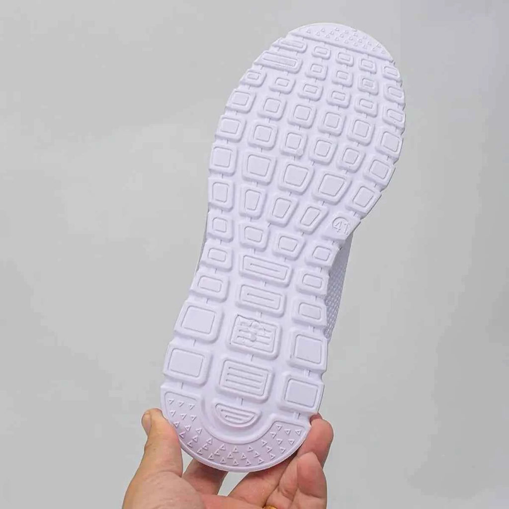 Breathable Mesh Athletic Shoes - Lace Up for Optimal Comfort and Performance