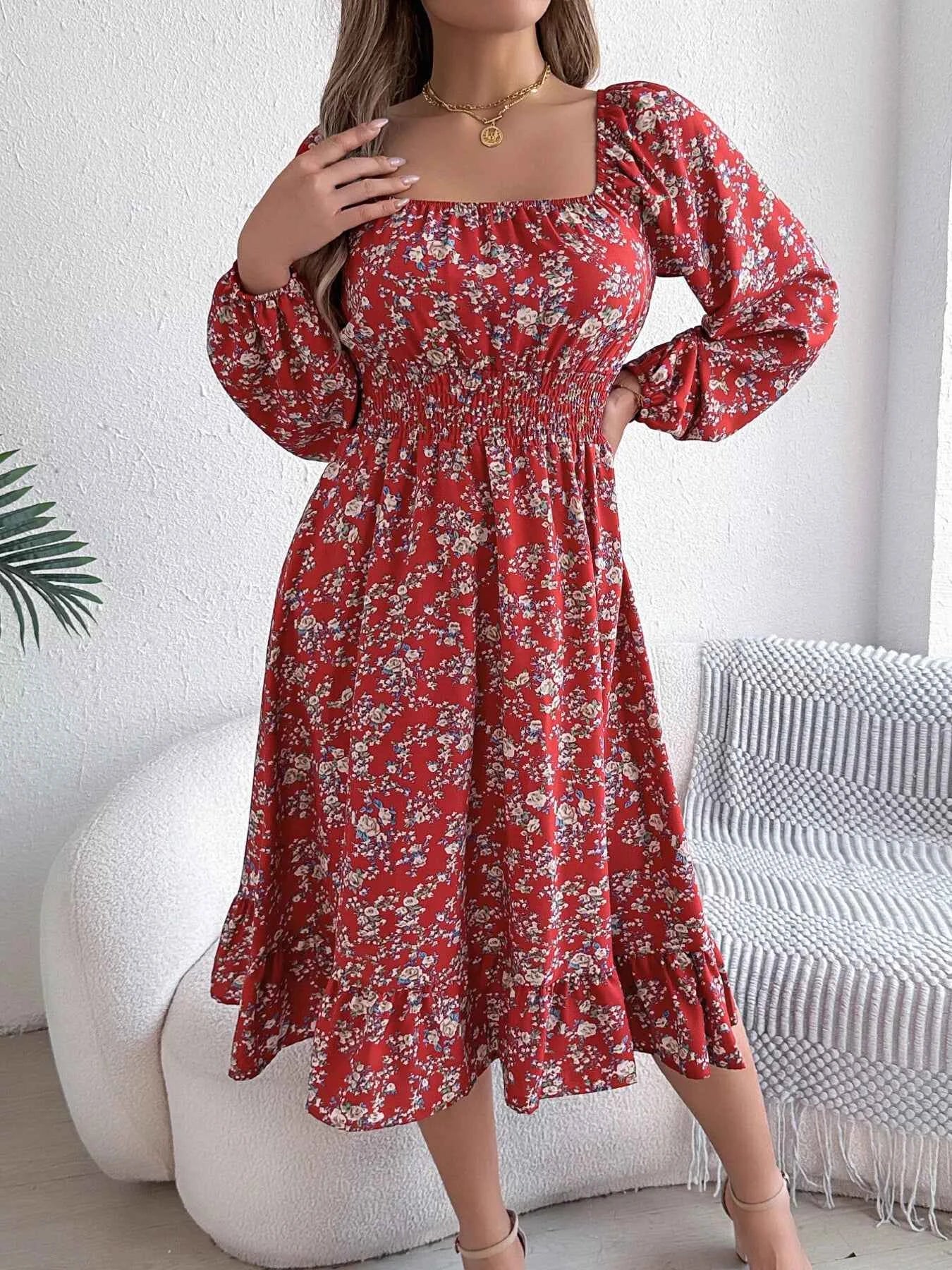 Floral Print Midi Dress with Long Sleeves and Square Neck