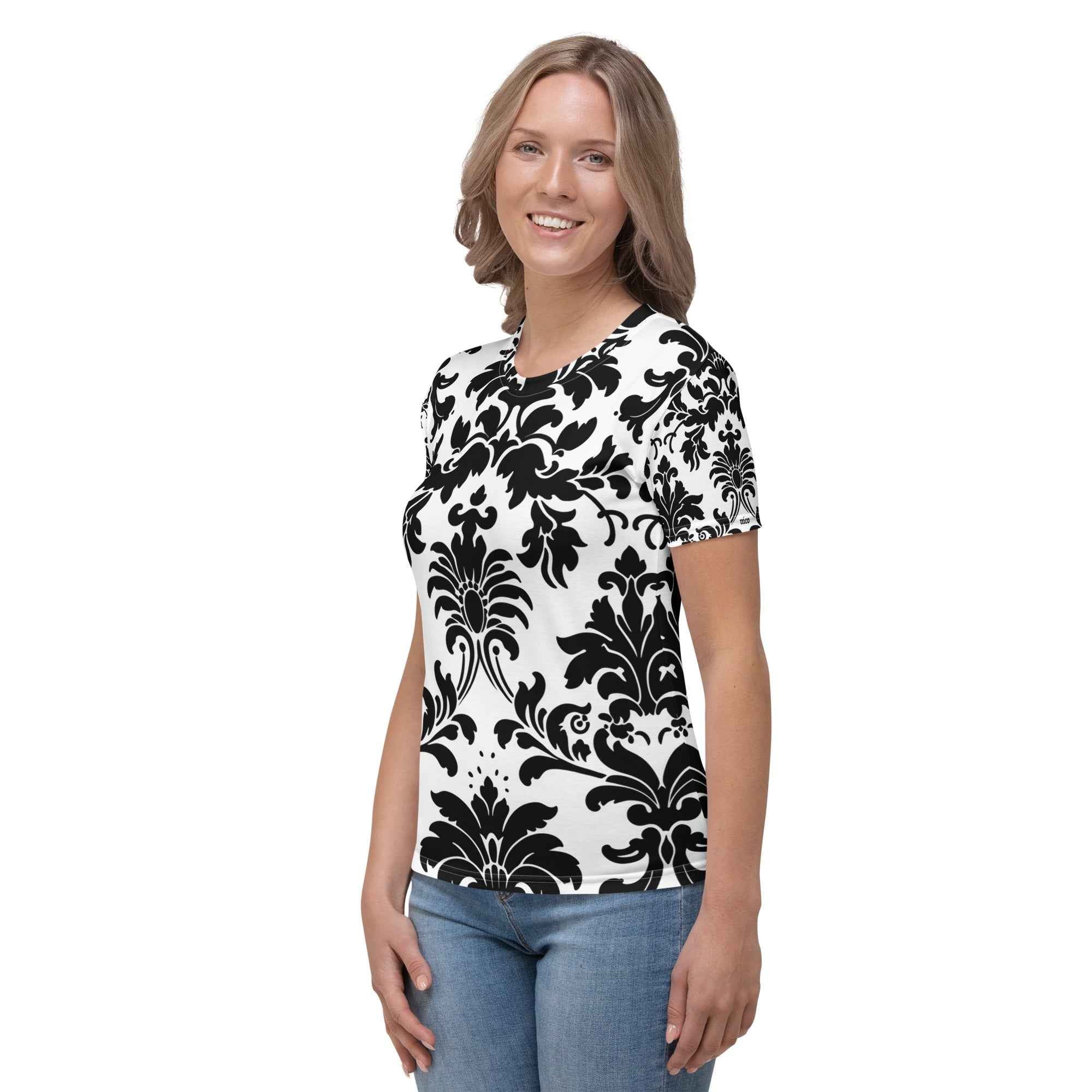 Women's Tribal Print T-Shirt - Stylish and Unique Design - Nico`s Store