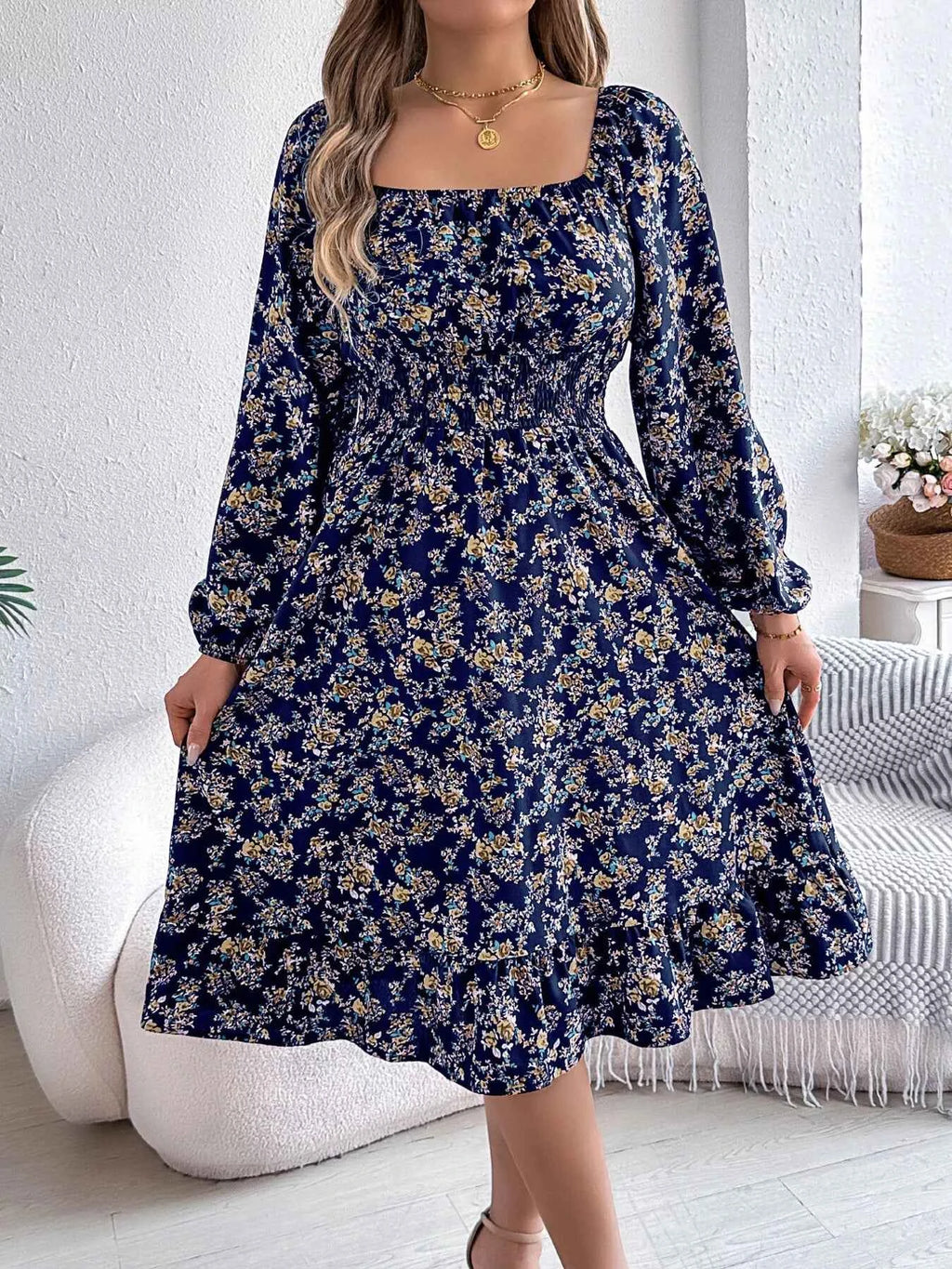 Floral Print Midi Dress with Long Sleeves and Square Neck