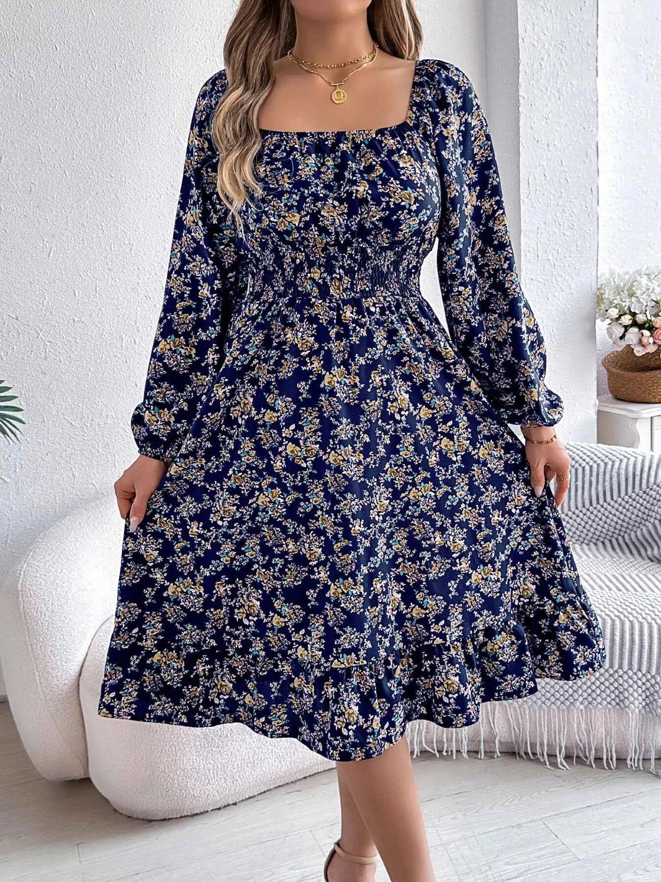 Floral Print Midi Dress with Long Sleeves and Square Neck