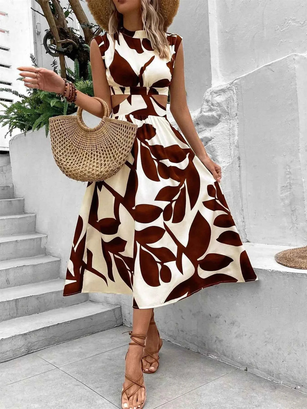 Cutout Sleeveless Dress for Effortless Style and Elegance