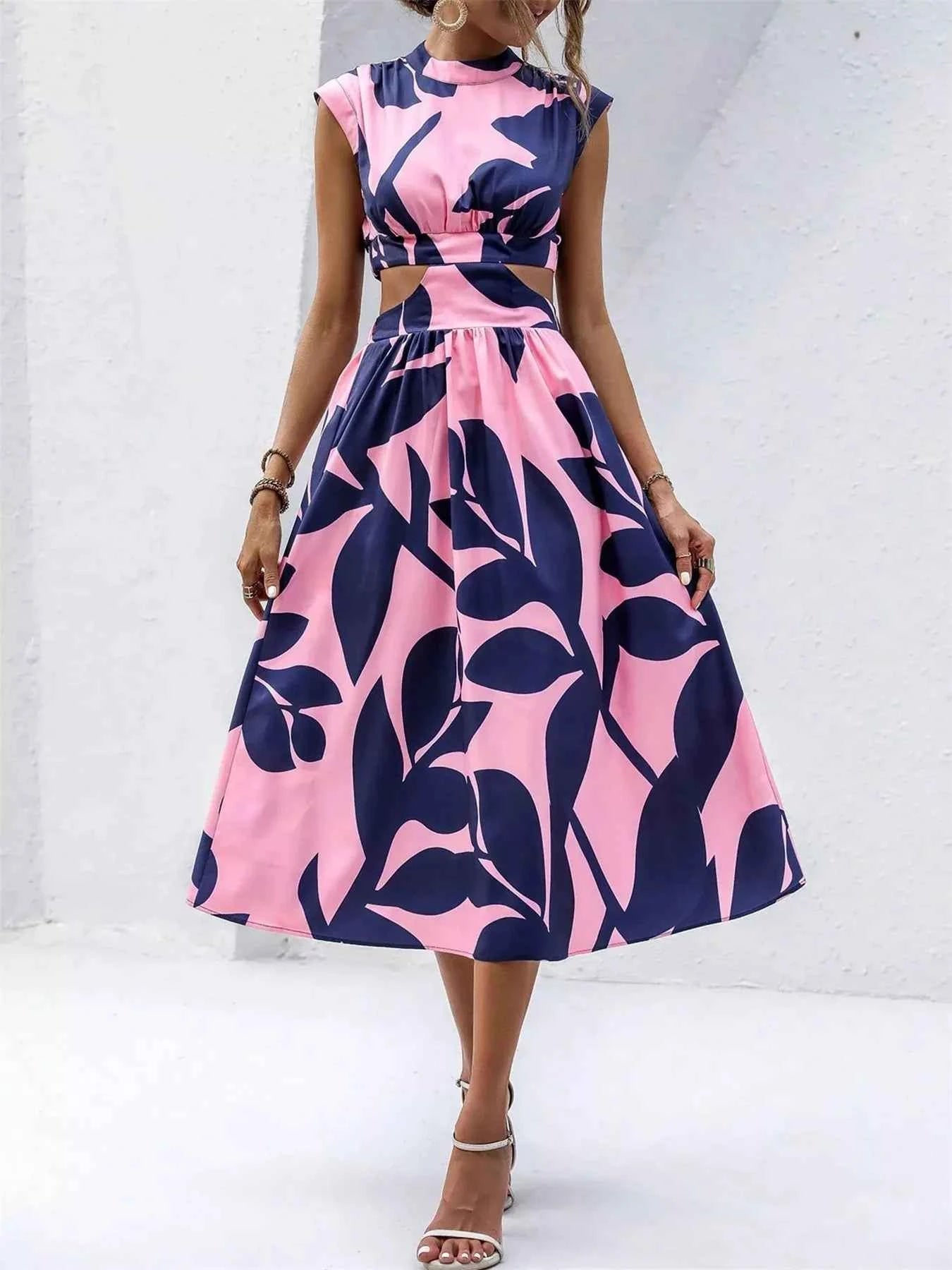 Cutout Sleeveless Dress for Effortless Style and Elegance