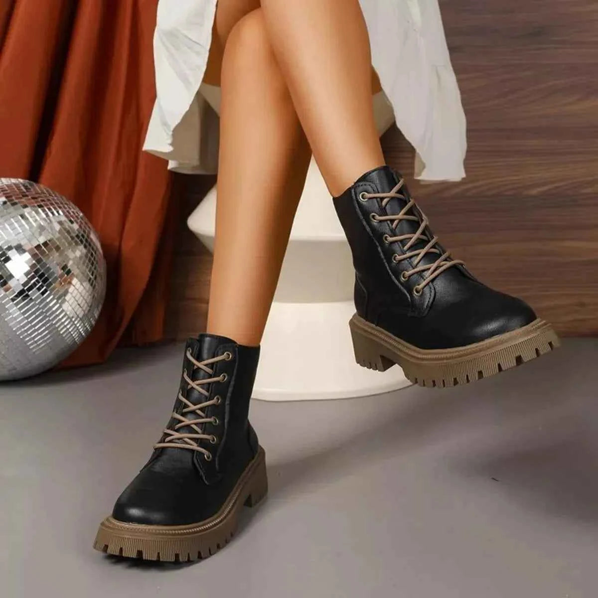 Lace Up Round Toe Boots for Stylish Comfort and Durability
