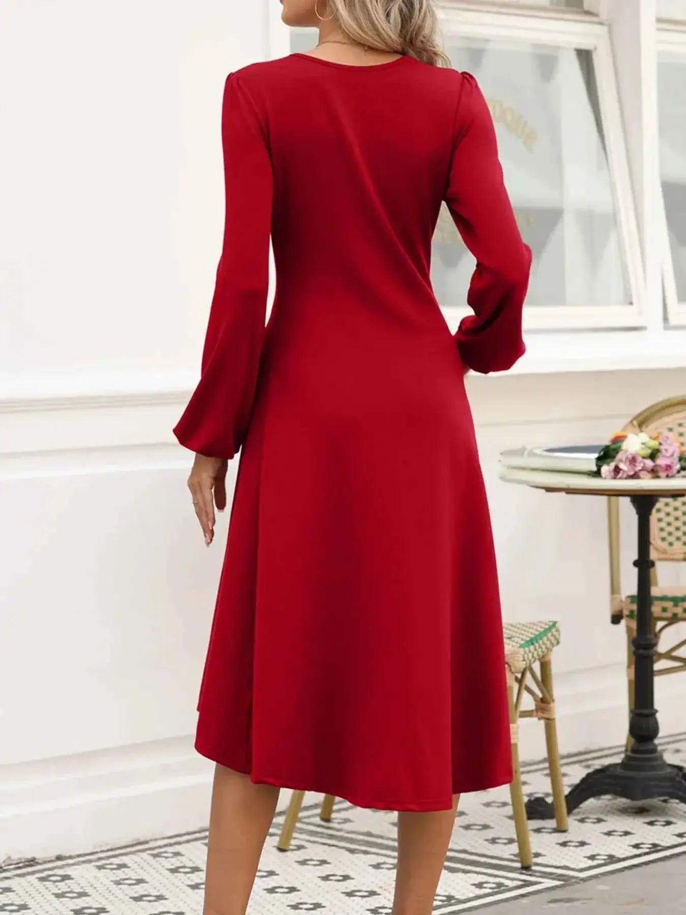 Solid Color Midi Dress with Ruched Detail and Long Sleeves for Effortless Style - Nico`s Store