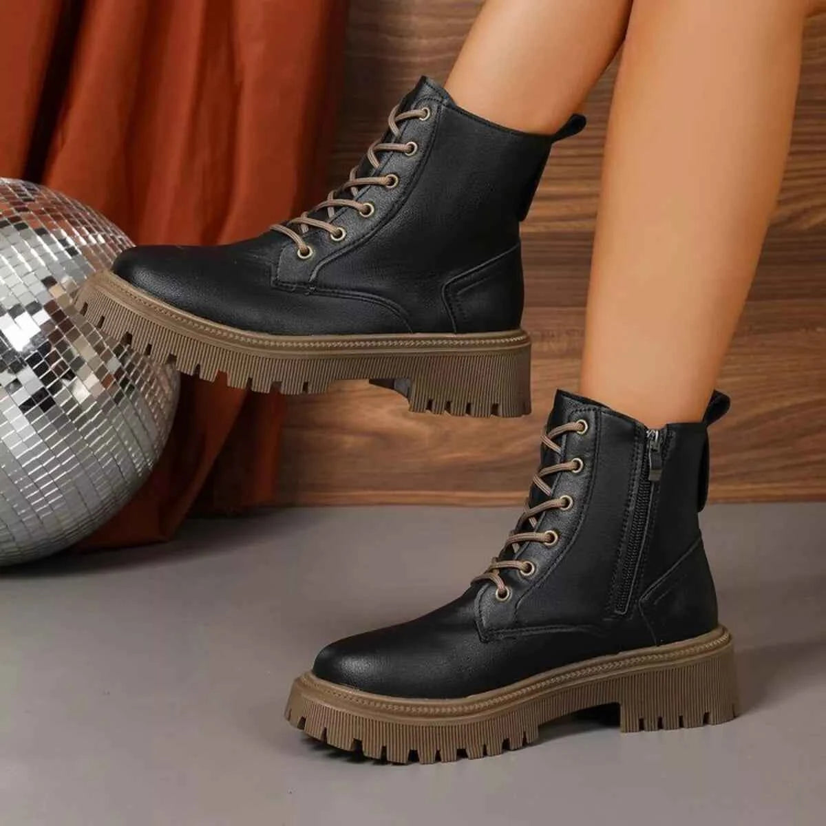 Lace Up Round Toe Boots for Stylish Comfort and Durability