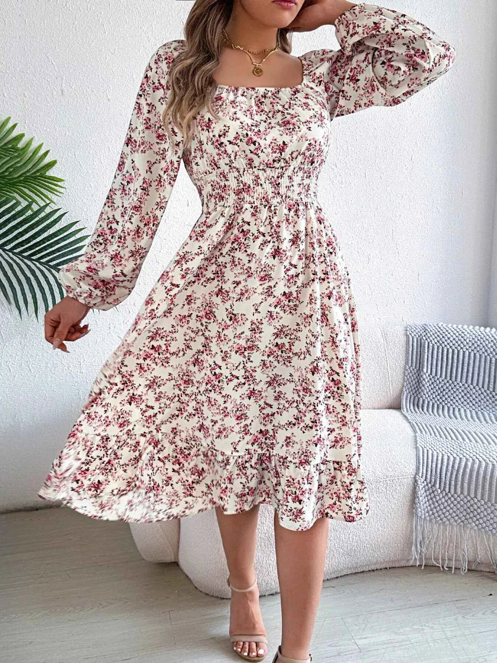Floral Print Midi Dress with Long Sleeves and Square Neck
