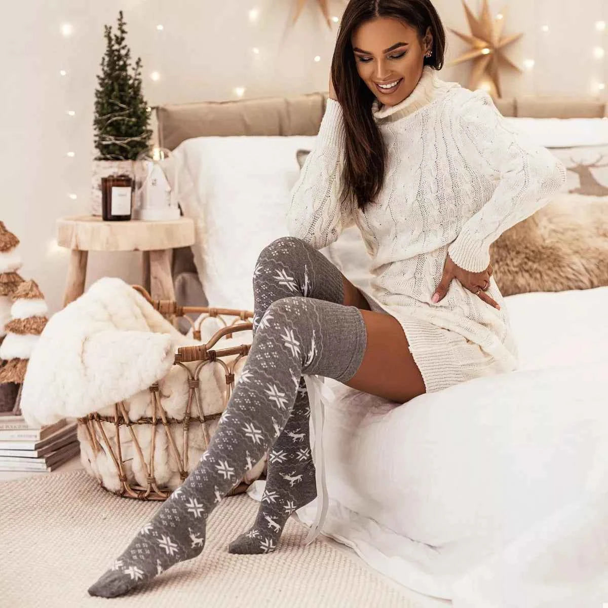 Christmas Bow Socks - Festive Knee-High Winter Fashion